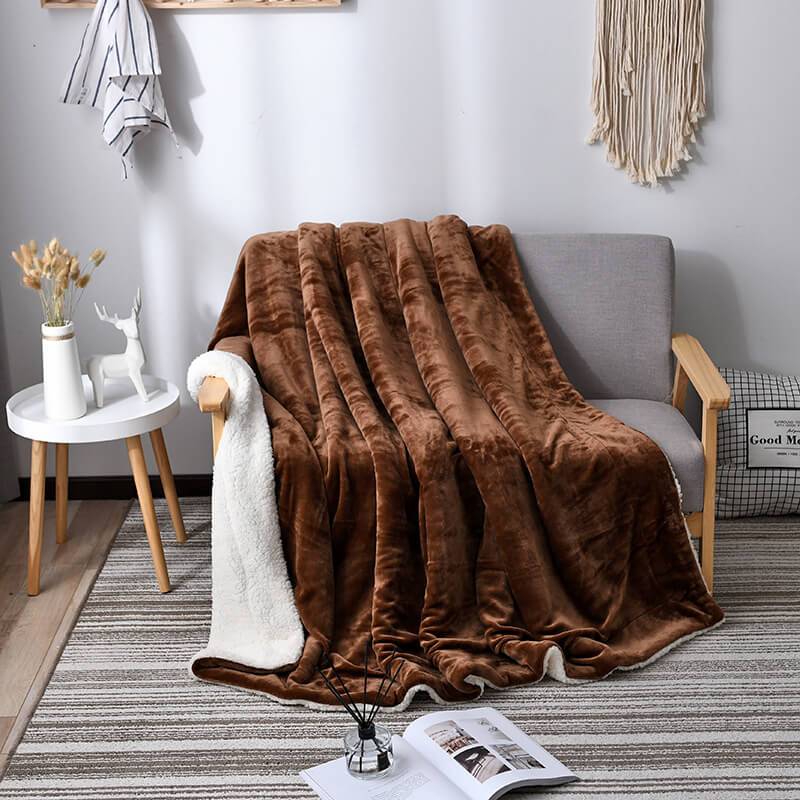 Reversible Sherpa Throw Blanket - Flannel and Fluffy Fleece