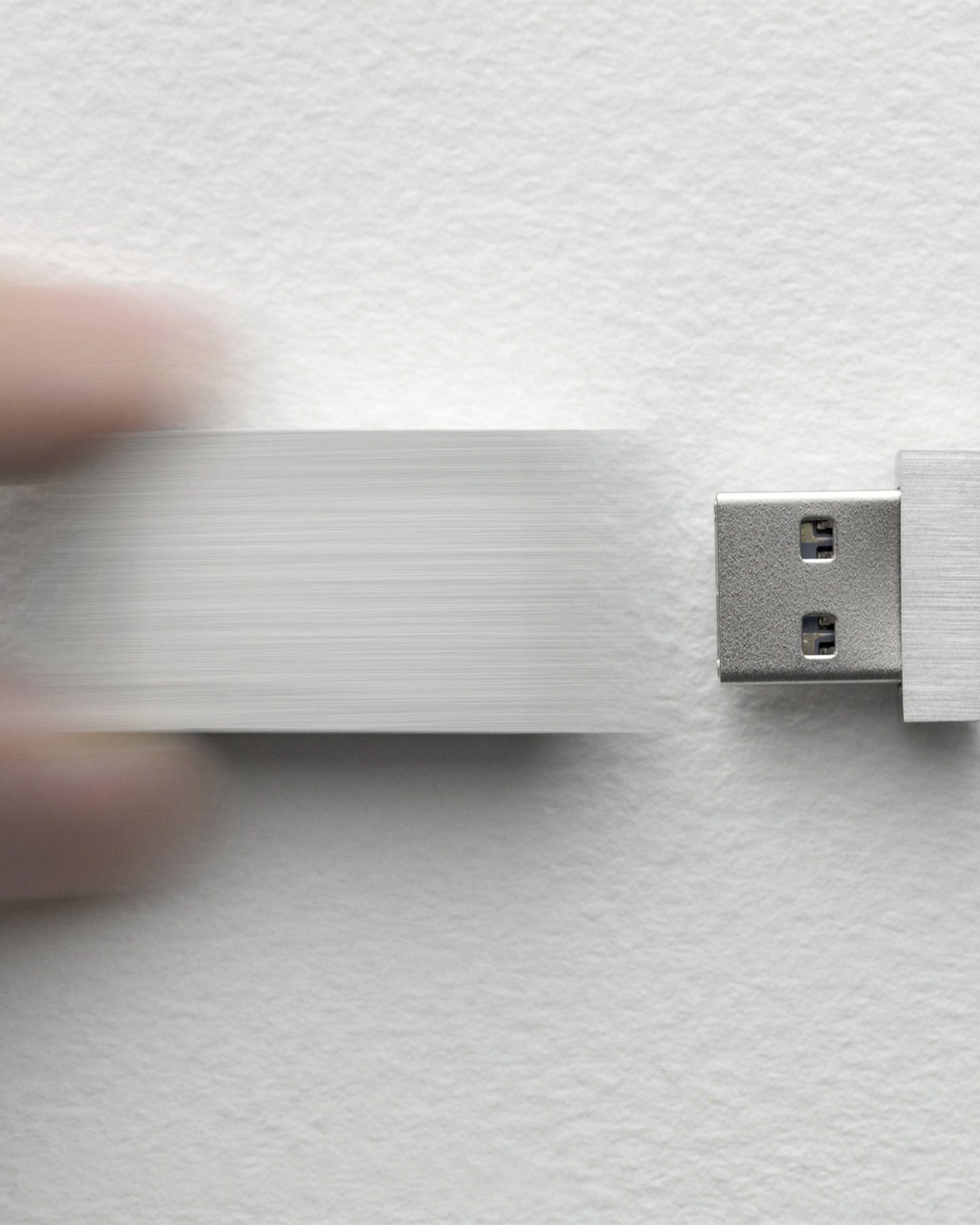 EMPTY MEMORY TRANSPARENCY Pen Drive for Everyday Practical Use